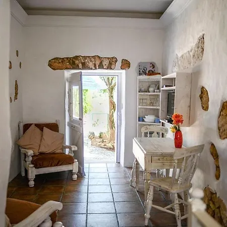 Casa Antiga Holiday home *